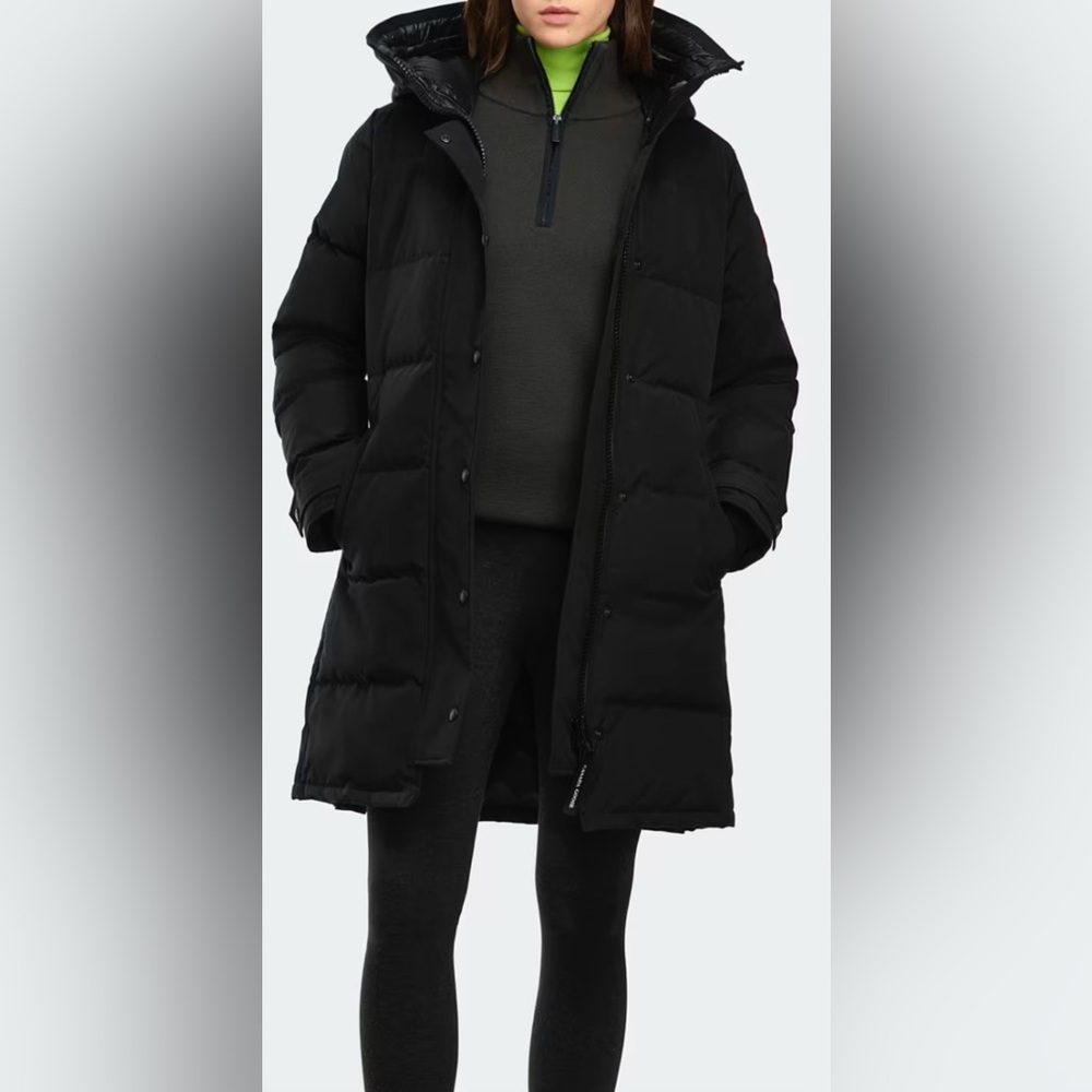 Canada Goose women’s brand new  Black Puffer Coat with tags!